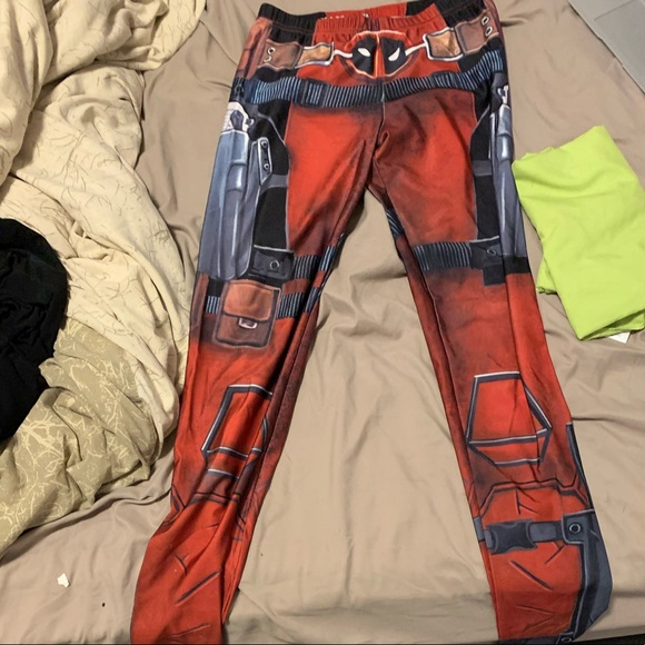 Legging dead pool - Picture 2 of 2